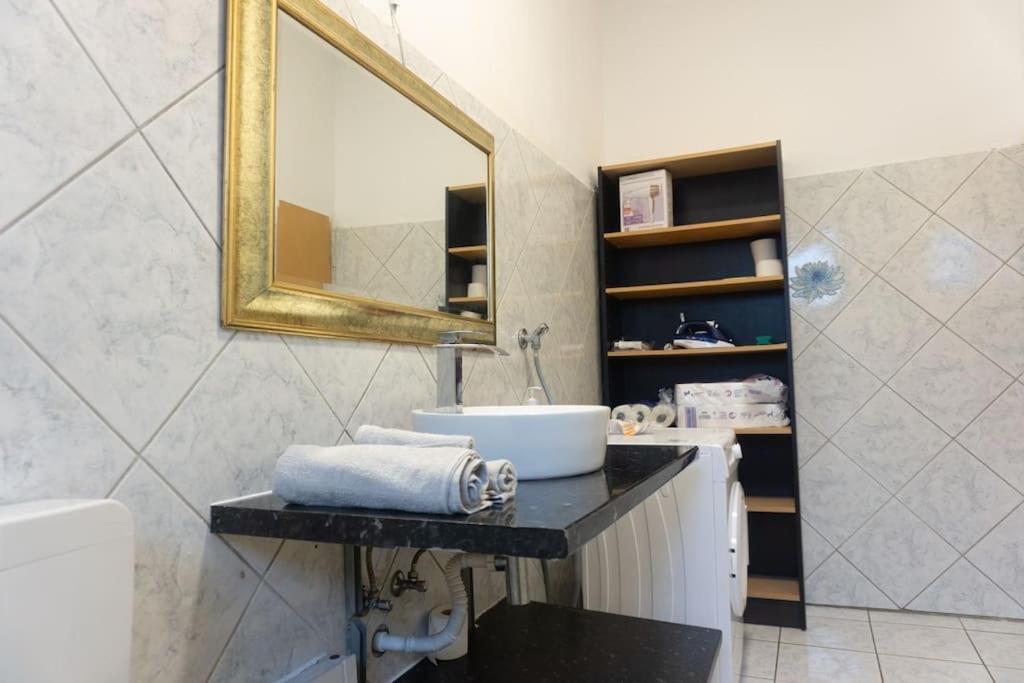 Apartment In Wuppertal - Charmante 3-Zimmer-Oase Mit Kamin Und Badewanne Exteriér fotografie