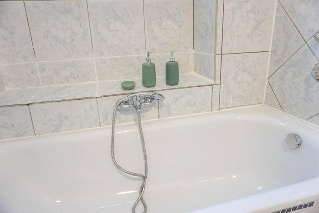 Apartment In Wuppertal - Charmante 3-Zimmer-Oase Mit Kamin Und Badewanne Exteriér fotografie
